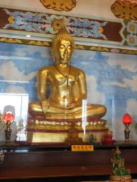 Buddhastatue im Tempel des Medizinbuddha